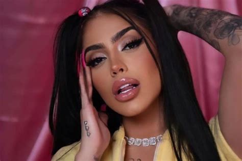 morena transando|MC Mirella vende vídeo batendo siririca por R$200,00; veja de .